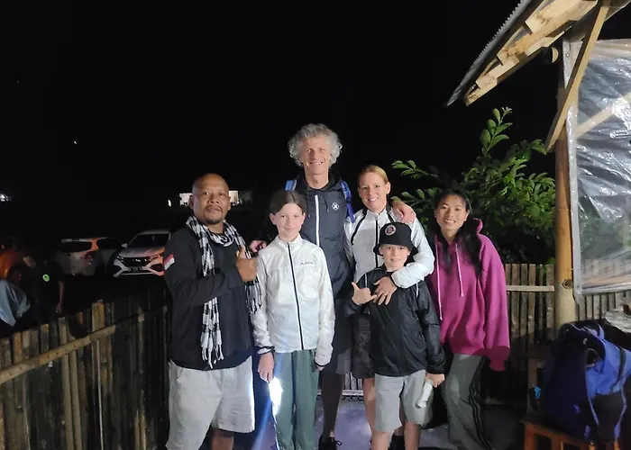 ベッド・アンド・ブレックファスト Batur Basecamp